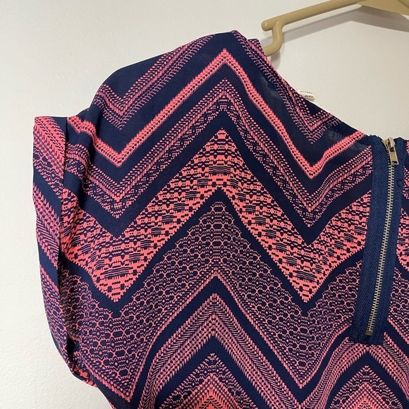 Pink Republic Short Sleeve Chevron Blouse - Picture 10 of 11